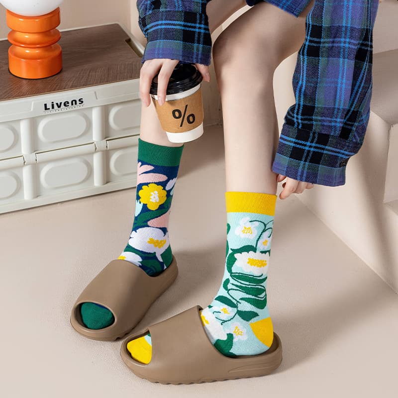 Lotus Bloom Socks - TheSockWave